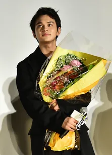 北村匠海、山崎まさよしからのサプライズバースデー祝いに「本当にいいお兄ちゃんを持ったなと」