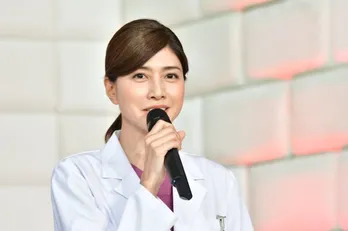 変わらぬ内田有紀の美貌に反響「髪おろした姿も最高に可愛い!!」<ドクターX>