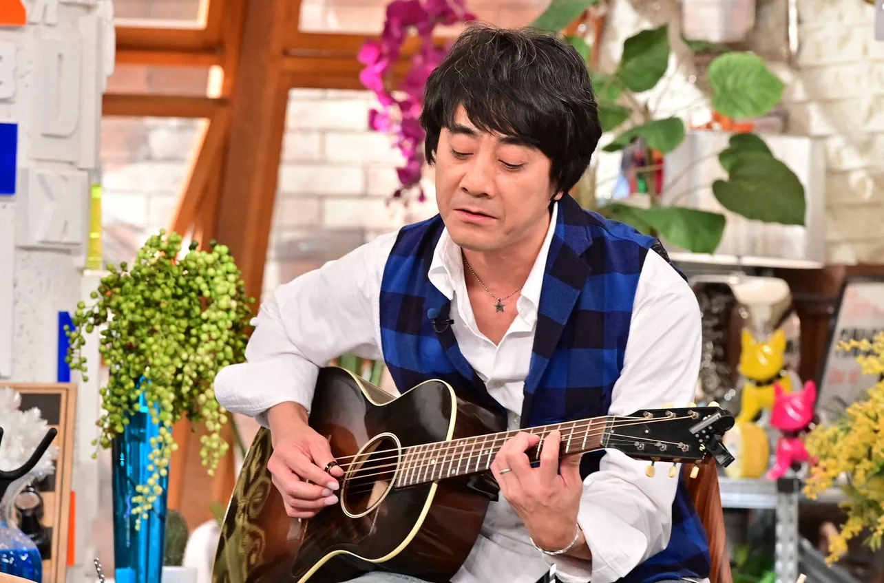 【写真を見る】山崎まさよしがスタジオで生歌披露！