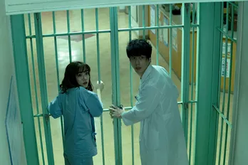 坂口健太郎主演「仮面病棟」に高嶋政伸、内田理央、江口のりこ、大谷亮平が参戦!