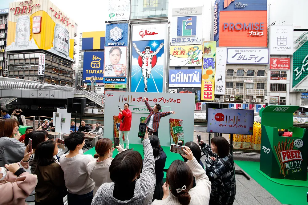 【写真を見る】人気TikToker・ひなたとカウントアップ！