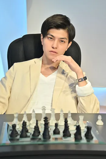 「仮面ライダーゼロワン」唯阿を操る“謎の男”の正体は…桜木那智演じる天津垓