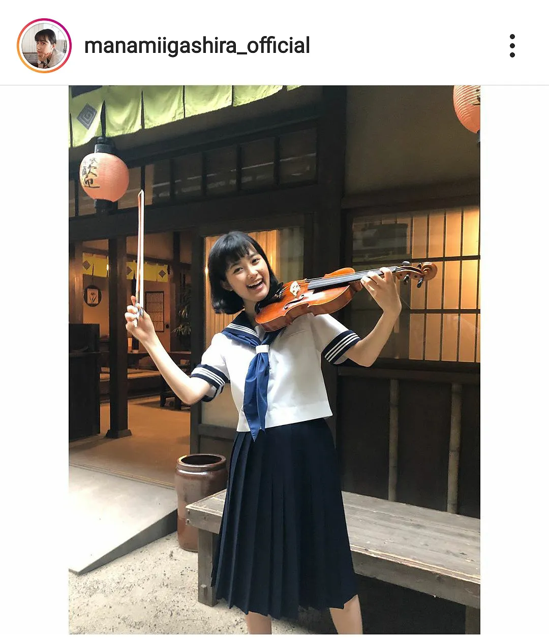 【写真を見る】バイオリンを構えた美少女マドンナ・井頭愛海