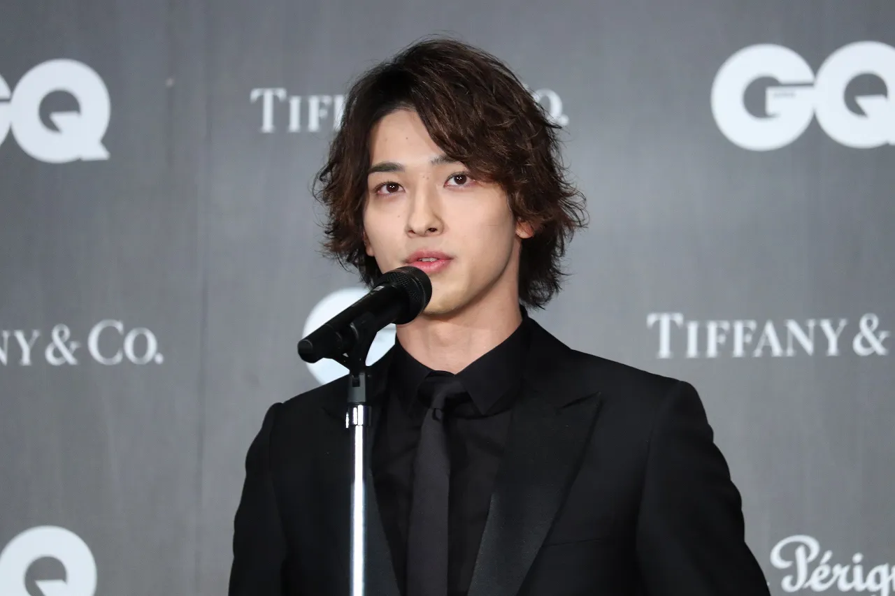 横浜流星が「GQ MEN OF THE YEAR」授賞式に登場