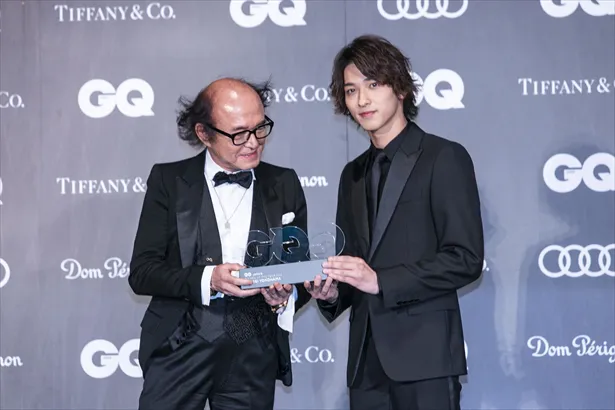 「GQ MEN OF THE YEAR 2019」授賞式に臨んだ横浜流星