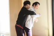 暴走する黒澤(吉田鋼太郎)を春田(田中圭)が抱きしめ制止