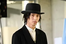 山崎賢人、9年ぶりに“原点”三木聡&オダギリジョーと再タッグ!「とても楽しくぜいたくな時間」