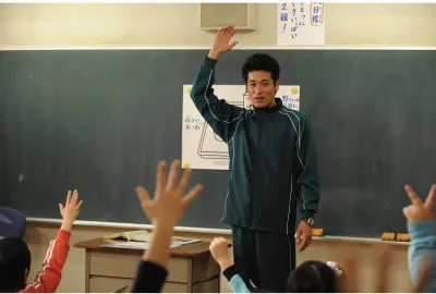 佐藤隆太は「役ながら教壇に立つと緊張する。先生ってすごいと改めて尊敬します」と感想を