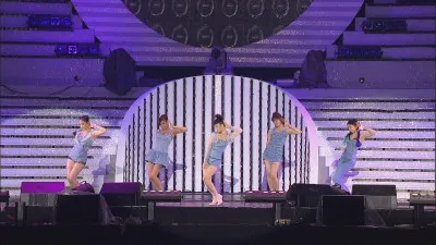 Wonder Girlsは、振り付けが印象的なダンスを披露する