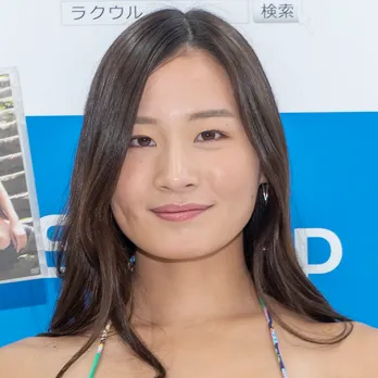 グラドル清瀬汐希、身長170cmのスタイル披露