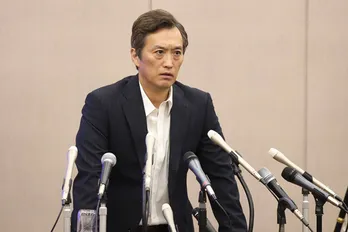 <シャーロック>大鶴義丹、28年ぶりの“月9”!大学生役から政治家役へ「感慨深い」