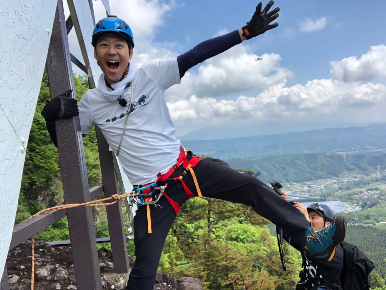 「危険なところのほうが緊張感があって、意外と疲れないんですよ」と東野