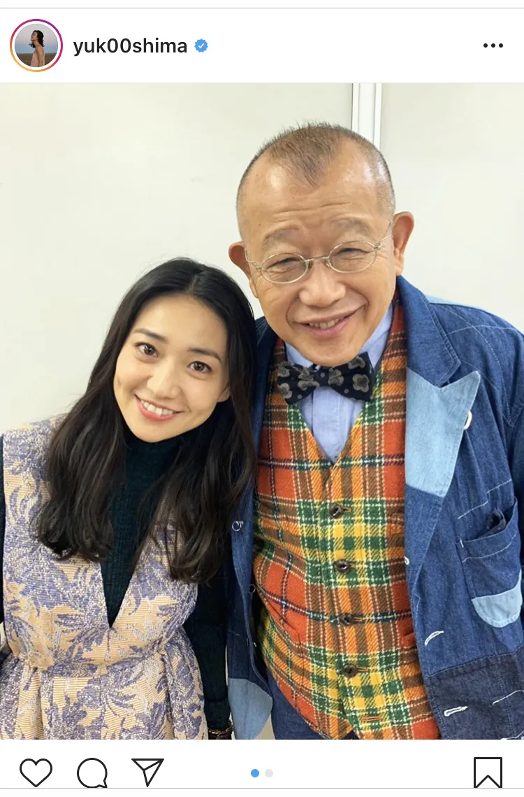 【写真を見る】「鶴瓶の家族に乾杯」に出演した大島優子と笑福亭鶴瓶のツーショット