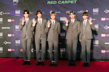 WayV(威神V)、チョンハからTXTまで!「2019 MAMA」レッドカーペットを総まとめ!【前編】