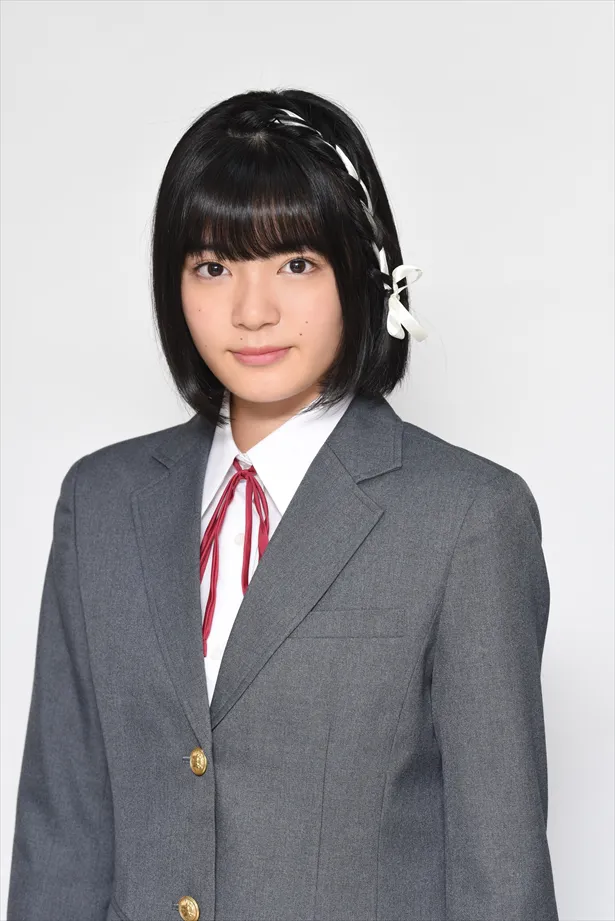【写真を見る】連ドラ初出演の16歳・吉田美月喜。制服姿もしっくり