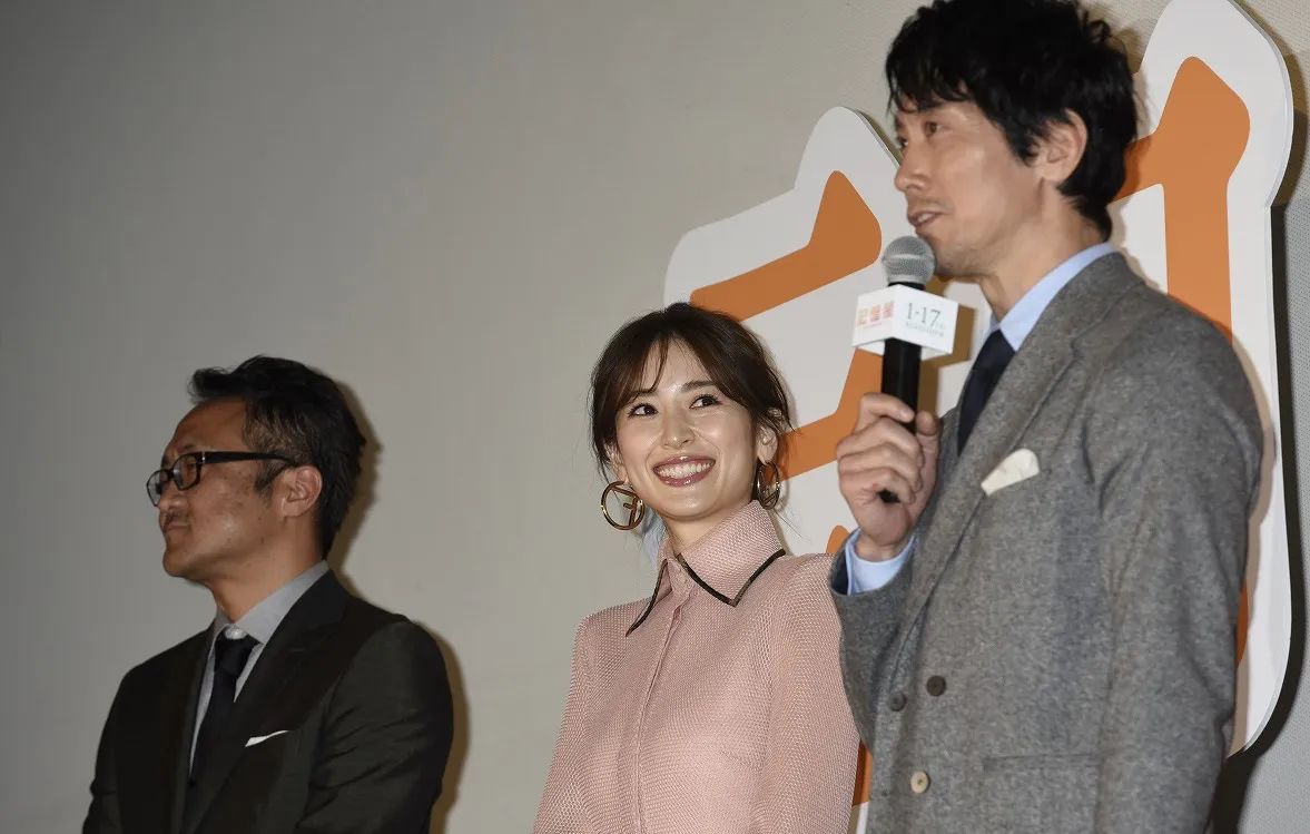 登壇した平川雄一朗監督、泉里香、佐々木蔵之介(写真左から)