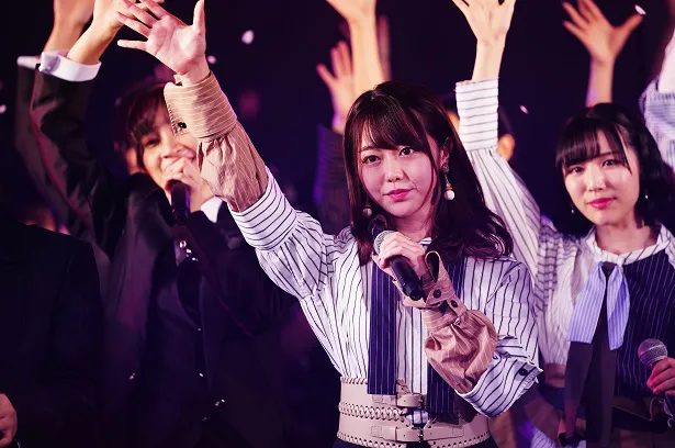 「AKB48劇場14周年特別記念公演」で1期生・峯岸みなみが卒業を発表した