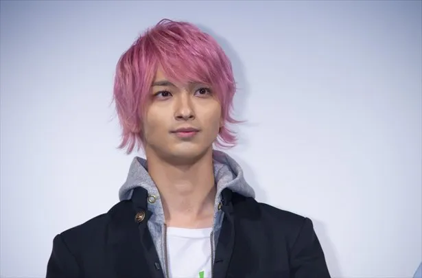 「初めて恋をした日に読む話」でピンクに髪を染めた高校生を演じた横浜流星