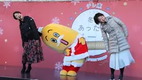 テレビ東京のキャラクター・ナナナはサンタクロースのコスチュームで登場