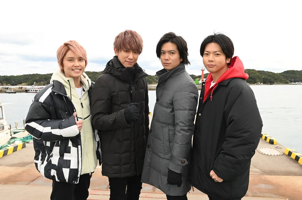 (左から)手越祐也、小山慶一郎、加藤シゲアキ、増田貴久