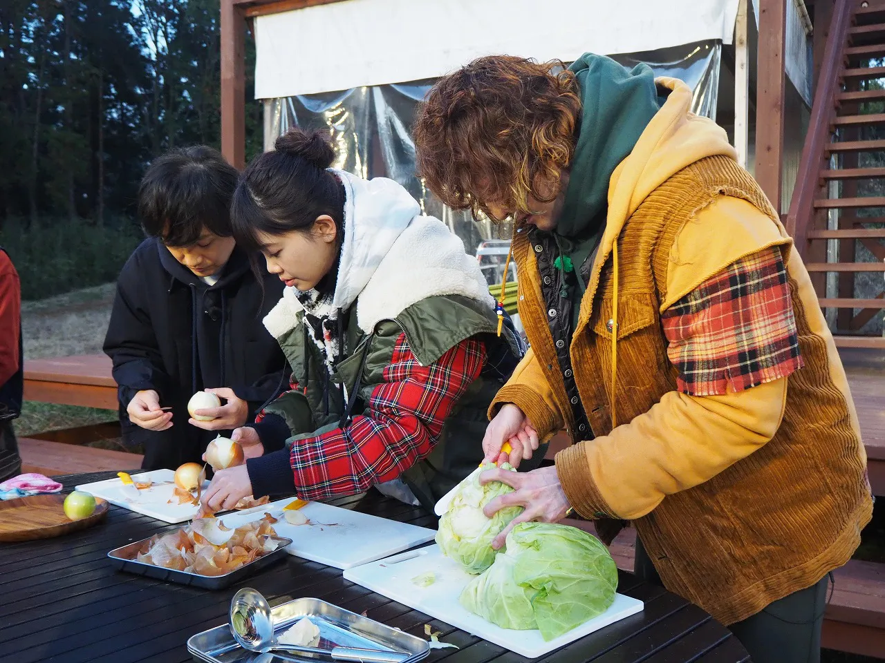 キャンプならではの料理にも挑戦