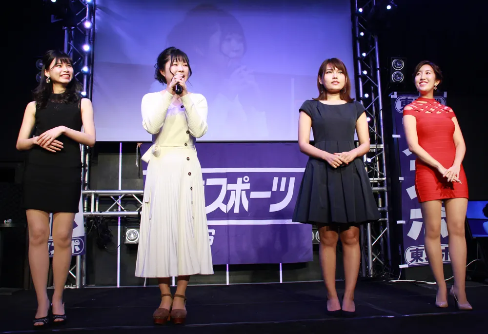 「ミス東スポ2019」の竹村佳奈、スーパーあずさ2号、小林マイカ、月神まりな(写真左から)