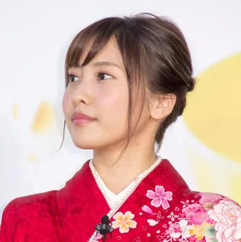 佐野ひなこ&古市憲寿、“親密ハニカミSHOT”に反響「こんな古市さん初めて見た!」