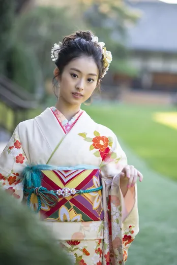 井本彩花、“若さ”武器に「自信をつけて飛躍の年になれるよう頑張る」＜晴れ着美女新春Interview(3)＞