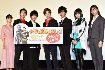 高橋文哉&奥野壮ら“令和仮面ライダー”が書き初めに挑戦!岡田龍太郎「脱・五里霧中」