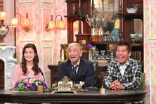 昆虫食にドハマリした美女が幻の虫を探して食す?