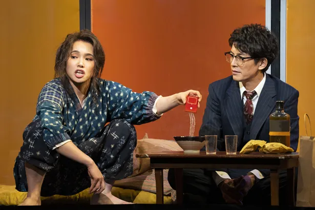 生瀬勝久が演出を務め、藤木直人、ソニンらが出演する「KERA CROSS」シリーズの第2弾公演「グッドバイ」が初日を迎えた