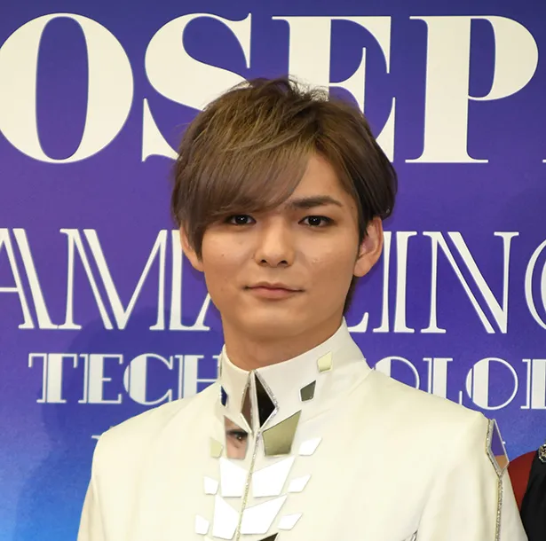 Hey! Say! JUMP薮宏太、ロング衣装で“ウエディングドレス風”に登場