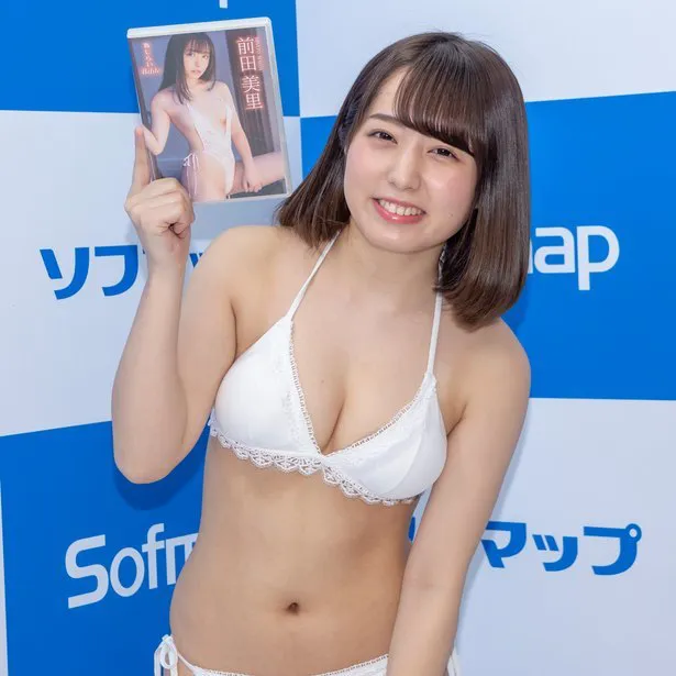 前田美里DVD「恥じらいBible」(イーネット・フロンティア)発売イベントより