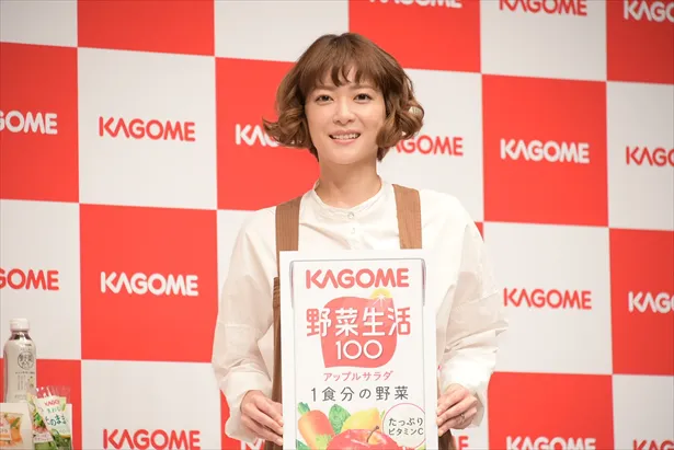 カゴメ「野菜生活100」の新CM発表会に出席した上野樹里