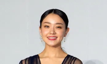 <奈緒>美しい“透け感”衣装で登場!「最初は自分の声に慣れるのが…(笑)」流れ星役に挑戦