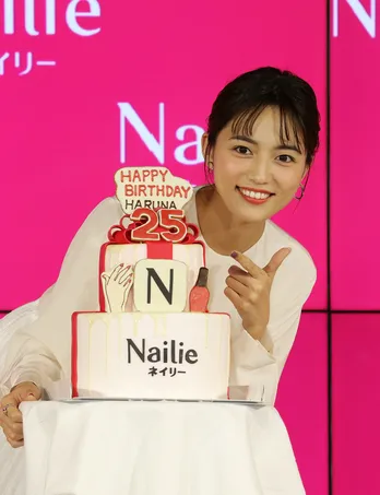 <川口春奈>バースデー祝いの“ネイル一生分”プレゼントに「本当にいいんですか?」