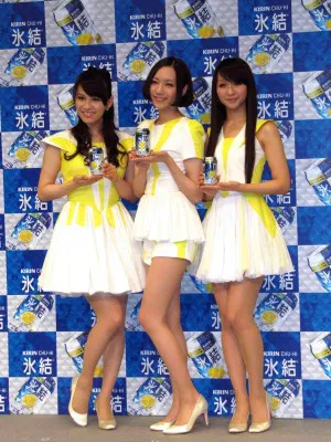 イベントに登場したPerfumeの3人　あ～ちゃん、のっち、かしゆか（写真左から）
