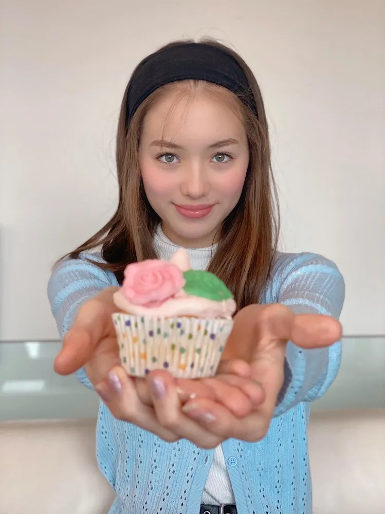 Instagramの投稿が、かわいすぎて“変”と話題の“奇跡の13歳”サクラ・キルシュ