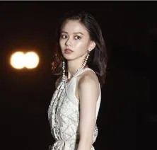 山本舞香、赤髪＆ばっさりショートの“大胆イメチェンSHOT”に絶賛の声「雰囲気かわった！」