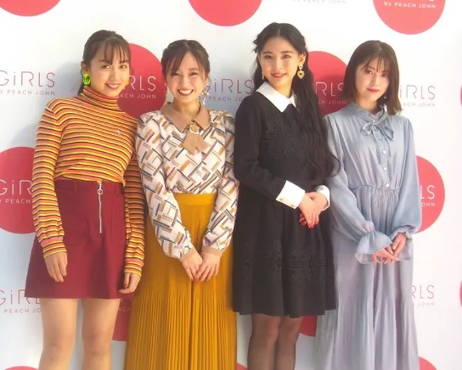 ピーチ・ジョンの新ブランド「GiRLS by PEACH JOHN」のWEB CMに出演中の今泉佑唯、黒木ひかり、ミチ、中野恵那が東京・SHIBUYA109前のイベントスペースで開催された発表会でトークを展開