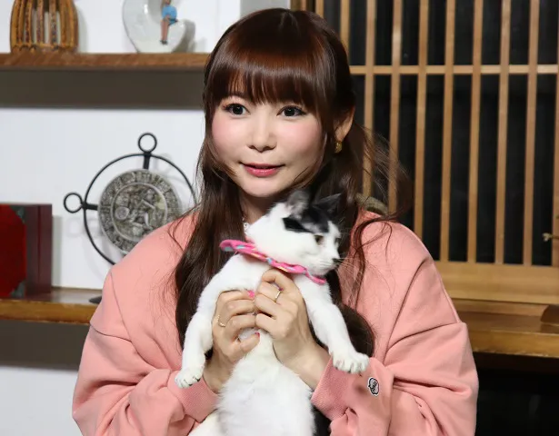 画像 中川翔子「猫のためにこれからも働きたい」愛猫にデレデレ！(5/11 