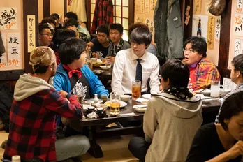 吉沢亮、オタクに絡まれ存在感ゼロの“ゴースト社員”から豹変「集合かけたら5分で来い!」