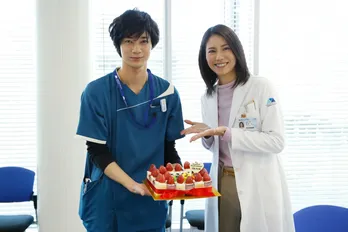 清原翔、初めてのサプライズバースデー！“きよ様”ケーキに照れ笑い