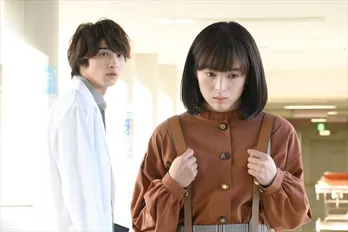 明らかになった清野菜名“レン”の壮絶過去…!SNSでは“考察”が白熱<シロクロ>