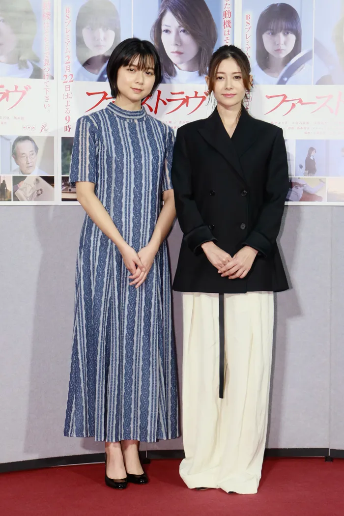 【写真を見る】スタイル抜群！真木よう子＆上白石萌歌の全身ショット!!