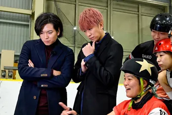 日本代表選手がホームレス!?都会の片隅で貧困にもがく現代女子の実態を、NEWS・小山慶一郎と加藤シゲアキが調査!