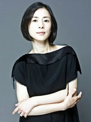 美和子の秘密を受け入れることができない母親・聖子役の西田尚美