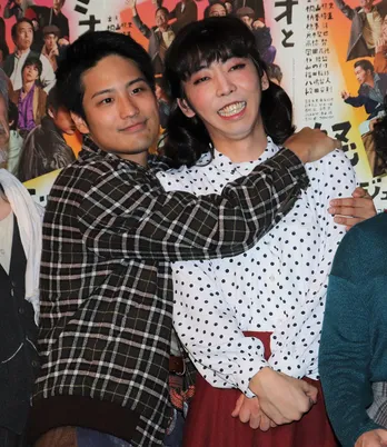 “ロミオ”桐山照史דジュリエット”柄本時生を、鄭義信「ベストカップル」と絶賛