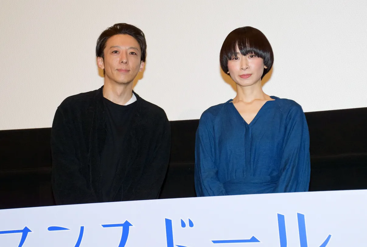 映画「ロマンスドール」のイベントに登場した高橋一生とタナダユキ(写真左から)