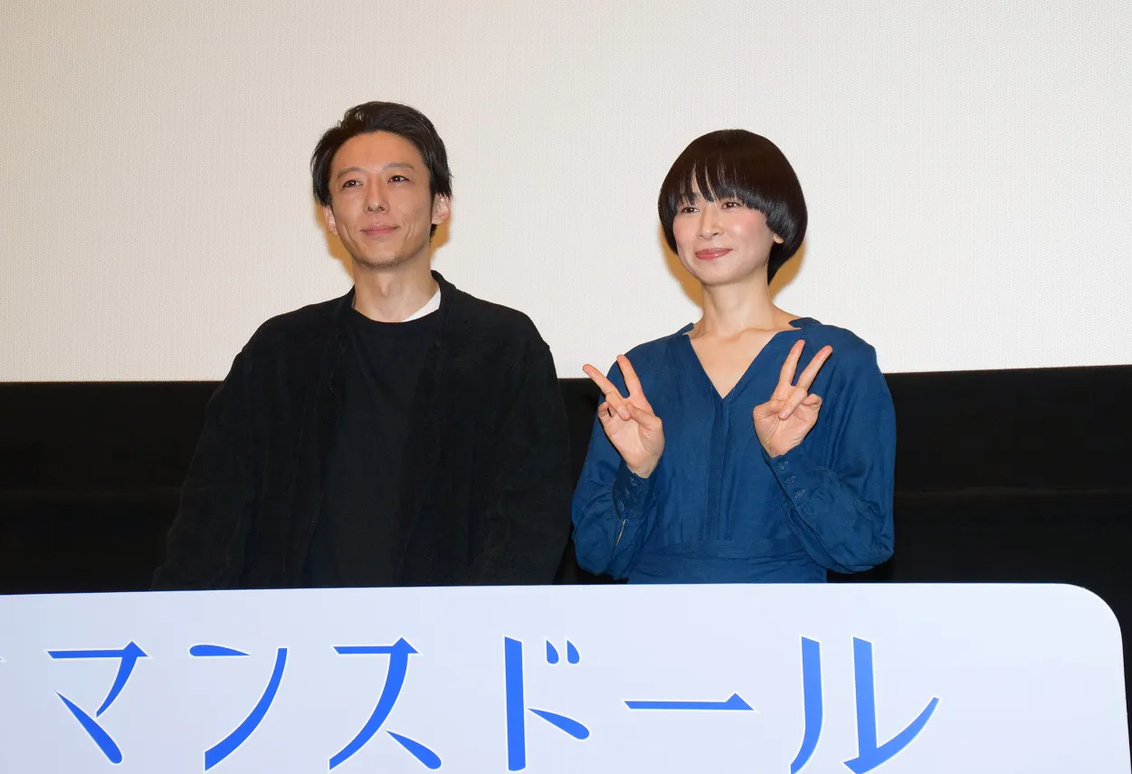 映画「ロマンスドール」のイベントに登場した高橋一生とタナダユキ(写真左から)